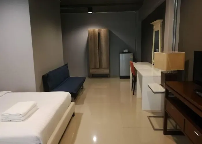 Loft 21 Romklao Motel Bangkok