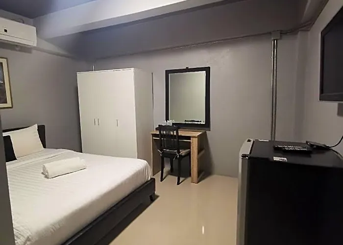 Loft 21 Romklao Motel Bangkok