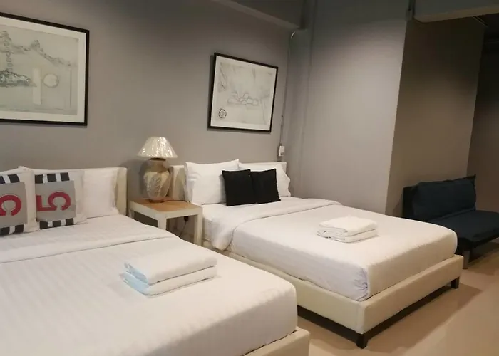 Loft 21 Romklao Motel Bangkok